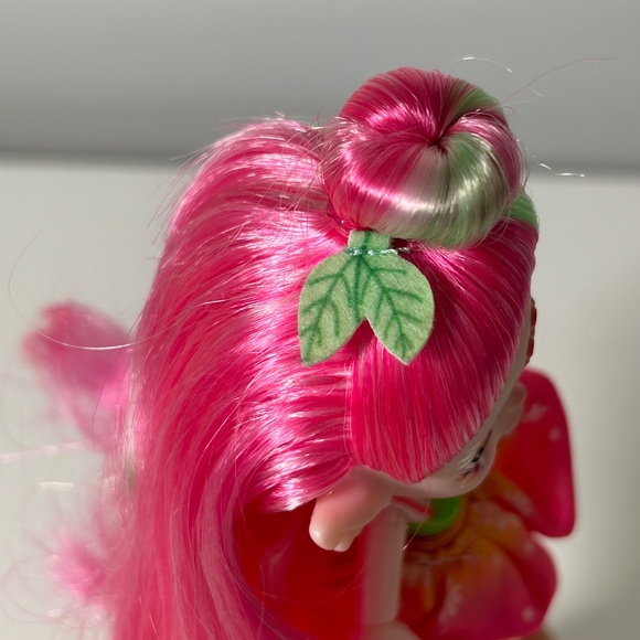 Magic Mixies Faye The Fairy Pixling Doll (DSV) - Picture 6 of 6